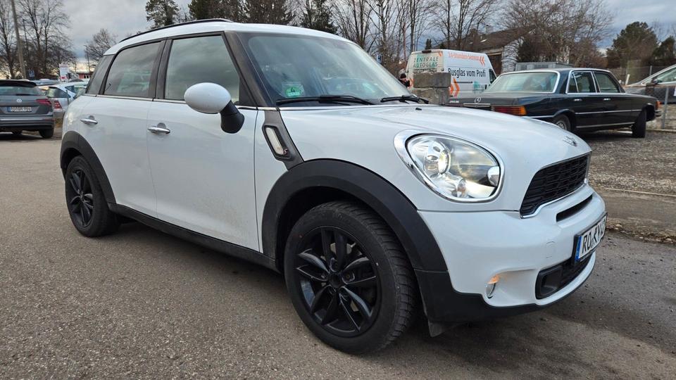 Mini Cooper S 2011 — салон