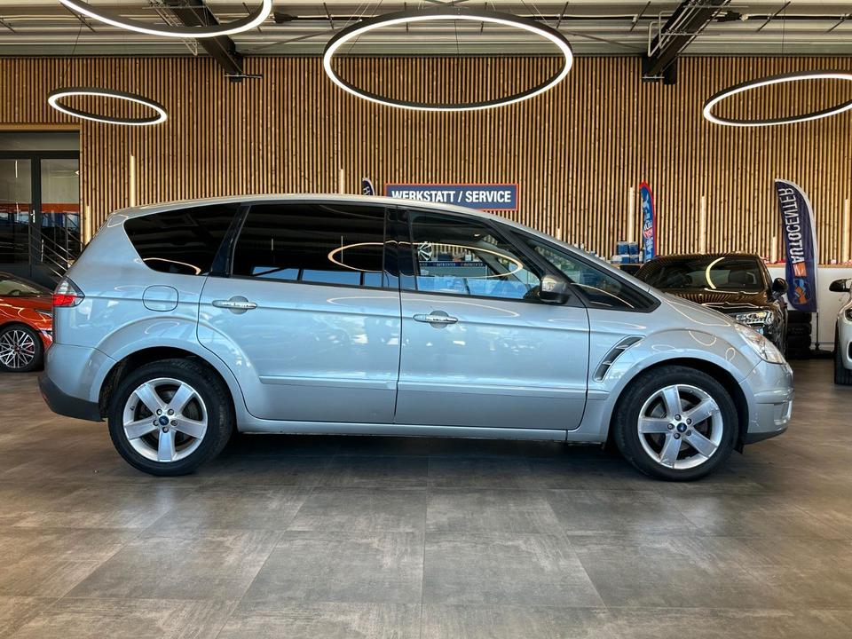 Ford S-Max 2009 — photo 16