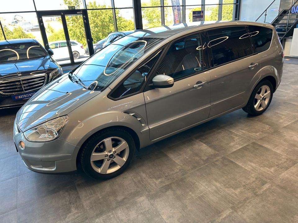 Ford S-Max 2009 — photo 22