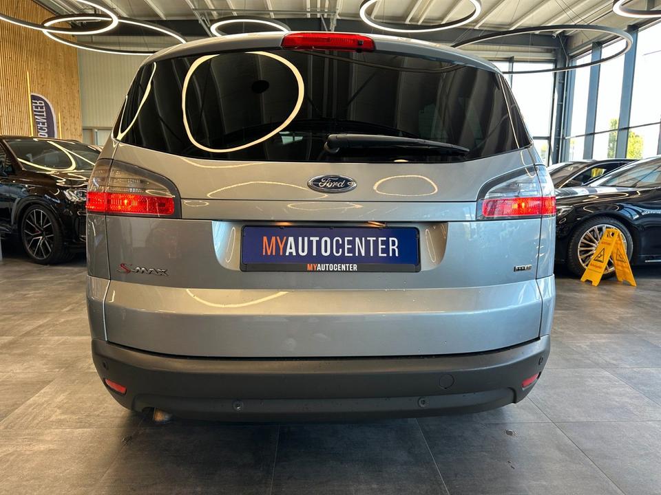 Ford S-Max 2009 — photo 24