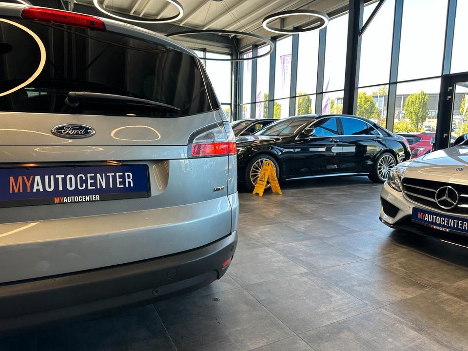 Ford S-Max 2009 — photo 25