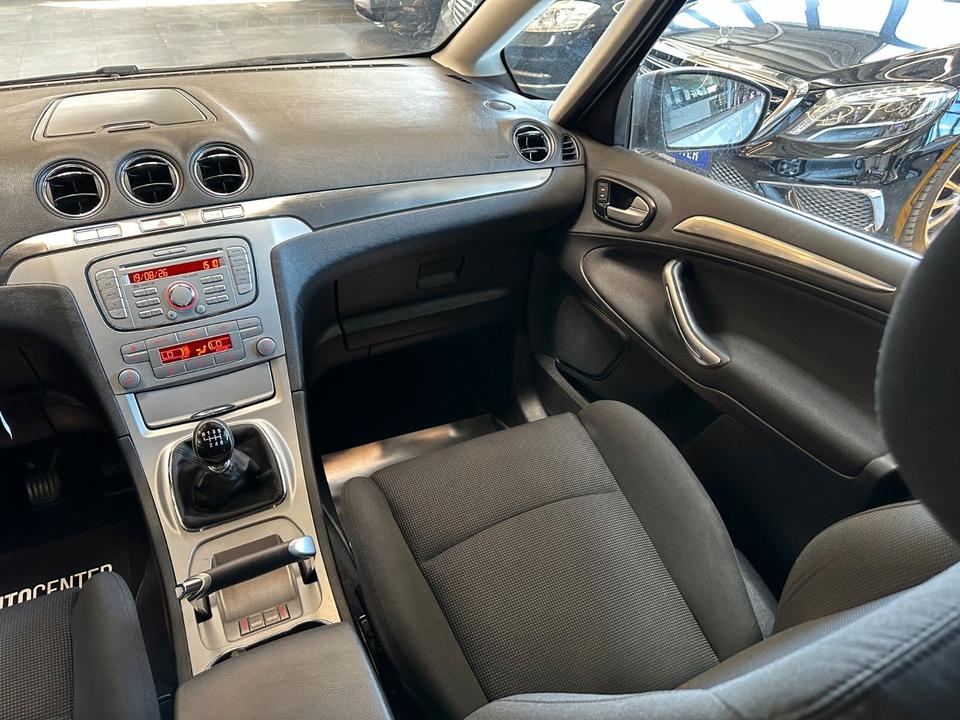 Ford S-Max 2009 — photo 31