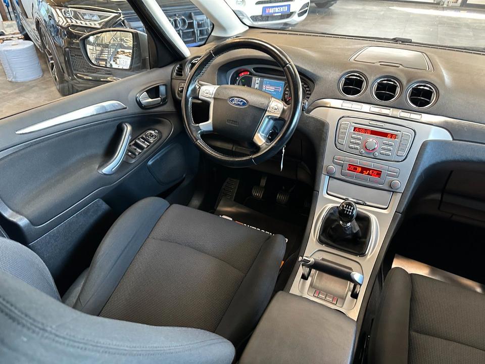 Ford S-Max 2009 — photo 32