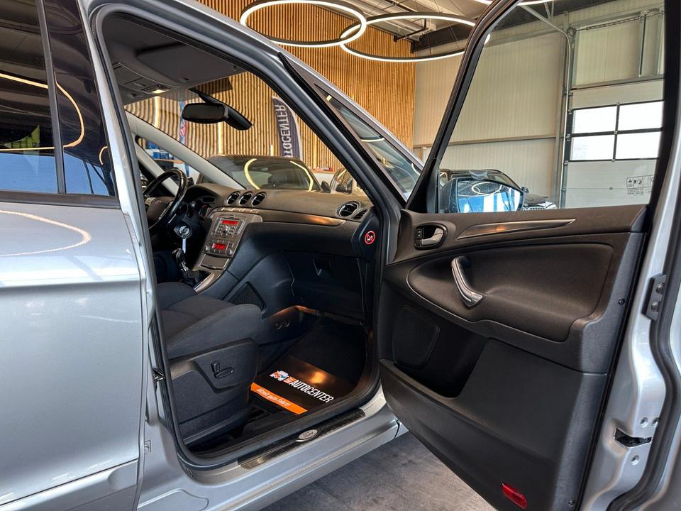 Ford S-Max 2009 — photo 34