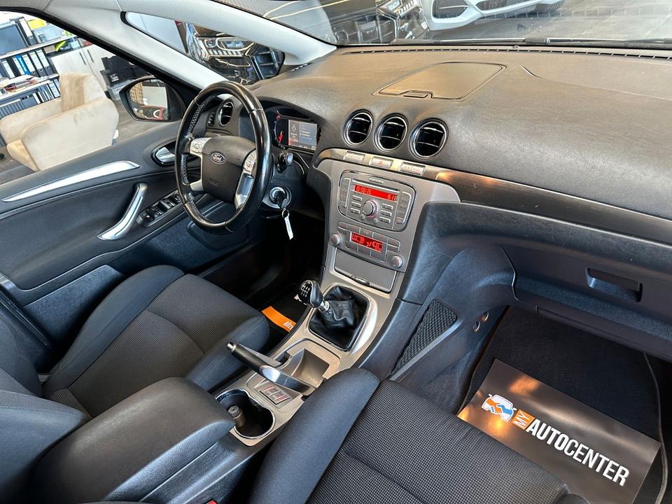 Ford S-Max 2009 — photo 36