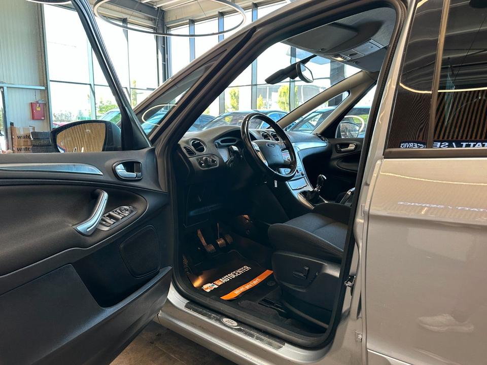 Ford S-Max 2009 — photo 38