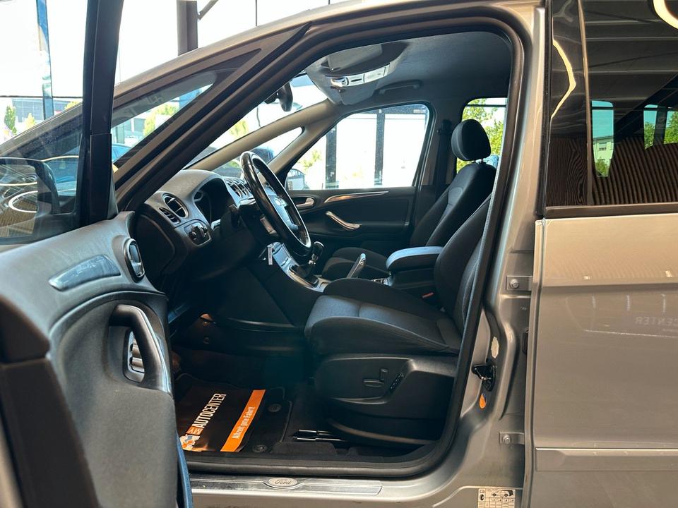 Ford S-Max 2009 — photo 39
