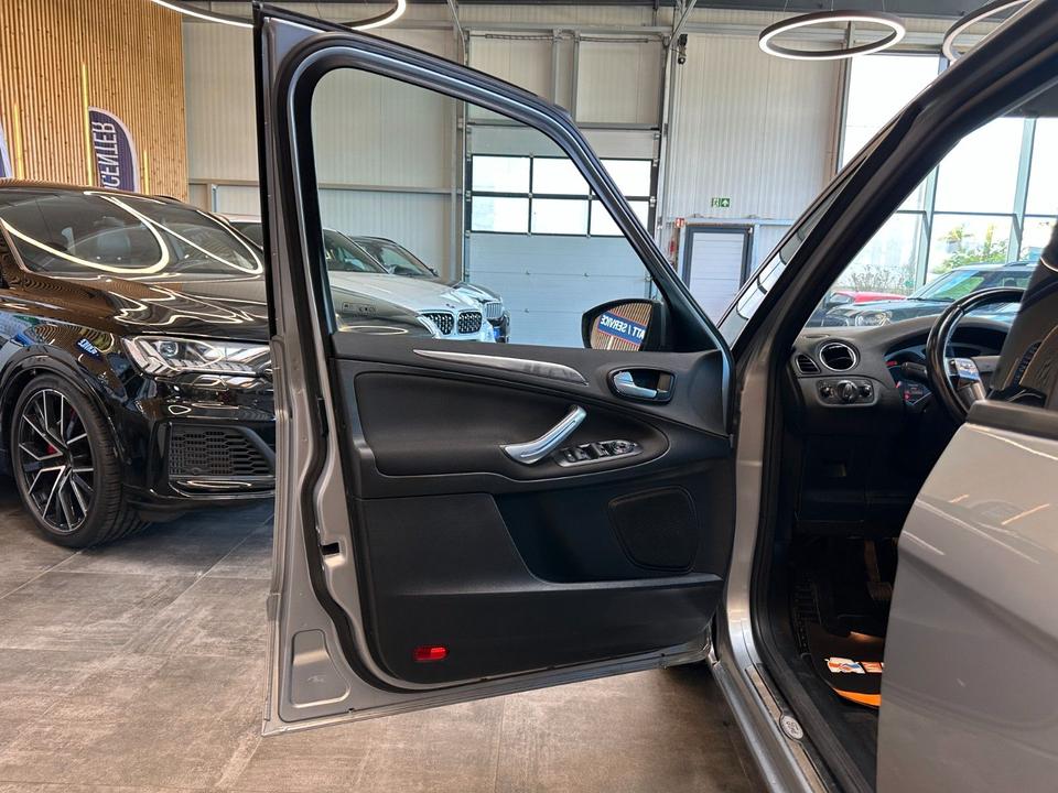 Ford S-Max 2009 — photo 40