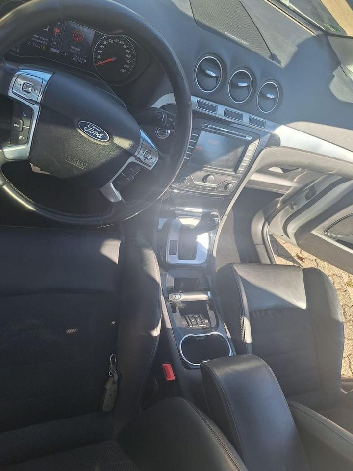Ford S-Max 2011 — photo 5