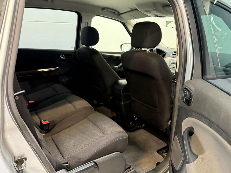 Ford S-Max 2007 — photo 13