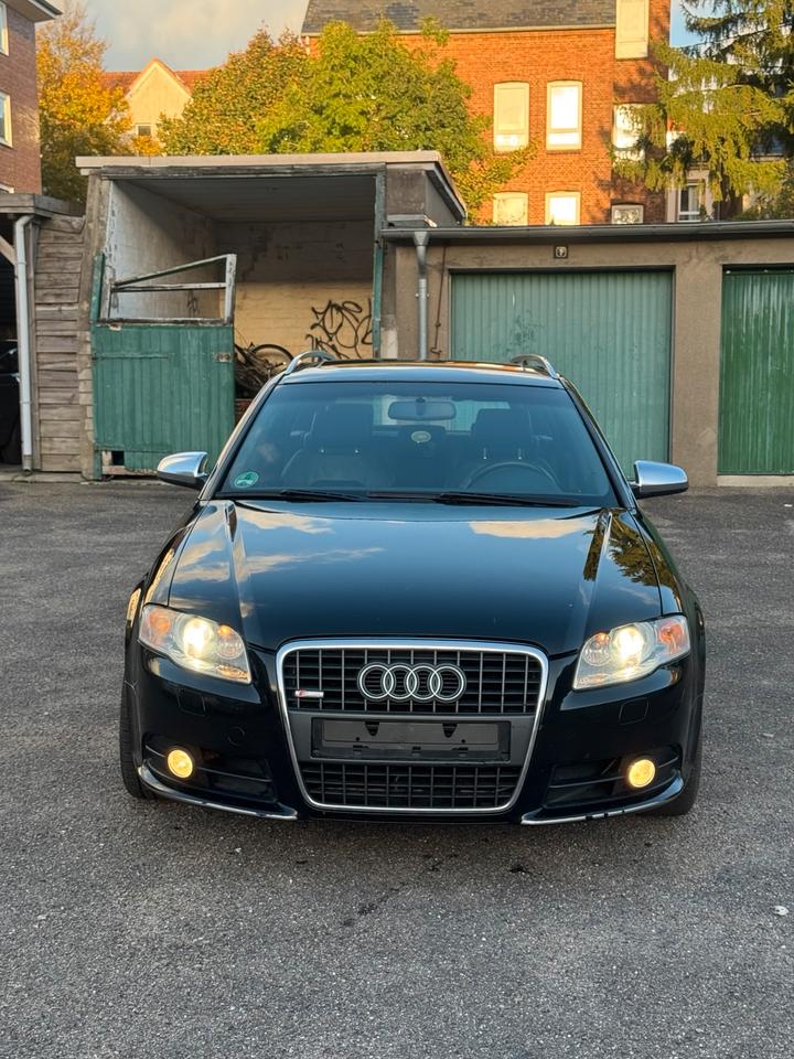 Audi A4 2006 — rear view