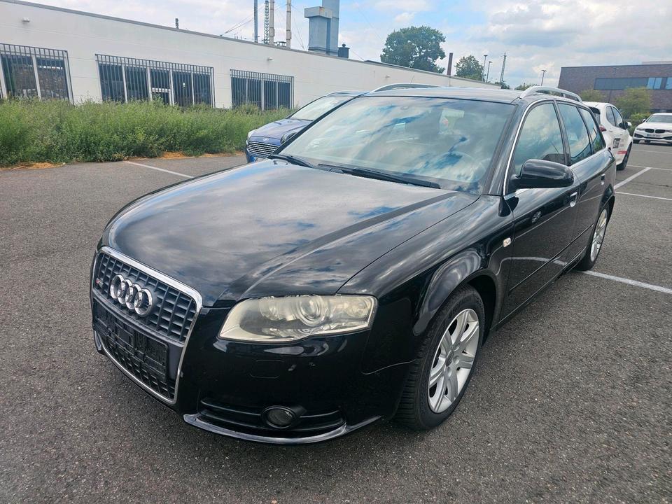 Audi A4 2008 — салон