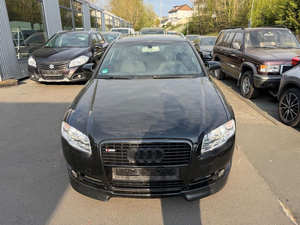 Audi A4 2005 — салон