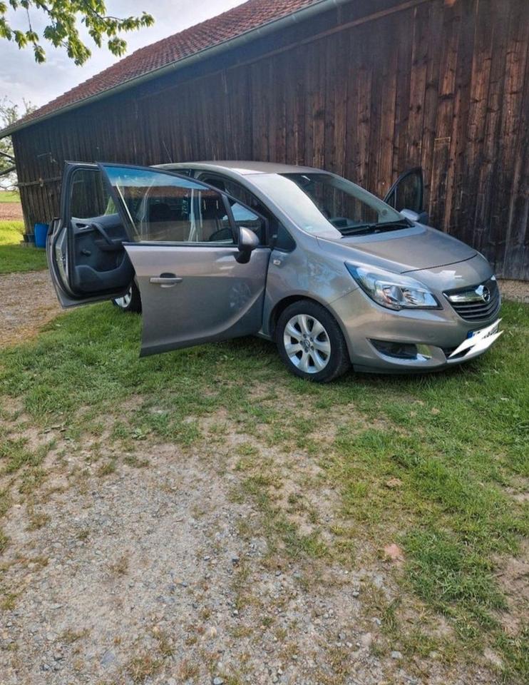 Opel Meriva 2014 — engine