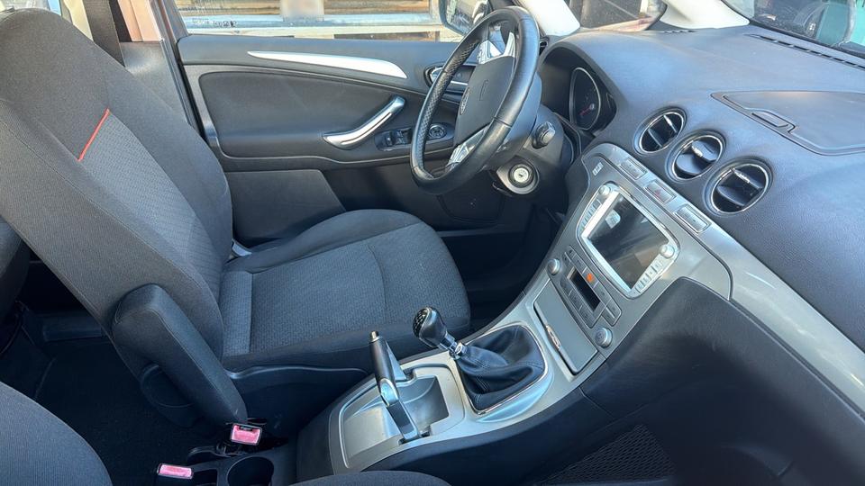 Ford S-Max 2009 — двигун