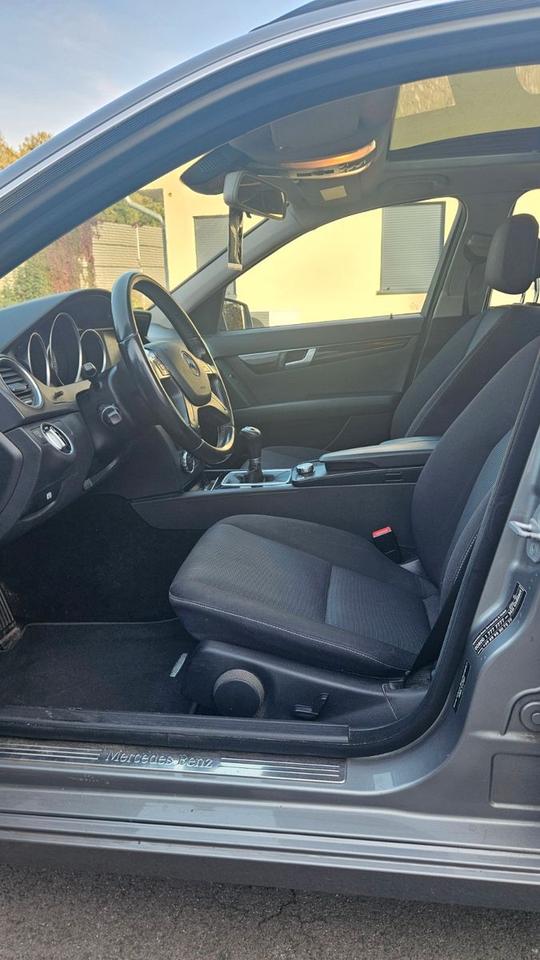 Mercedes Benz C 220 2011 — photo 10