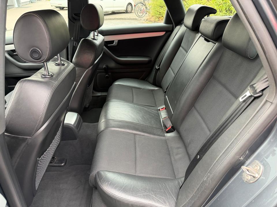 Audi A4 2005 — photo 14
