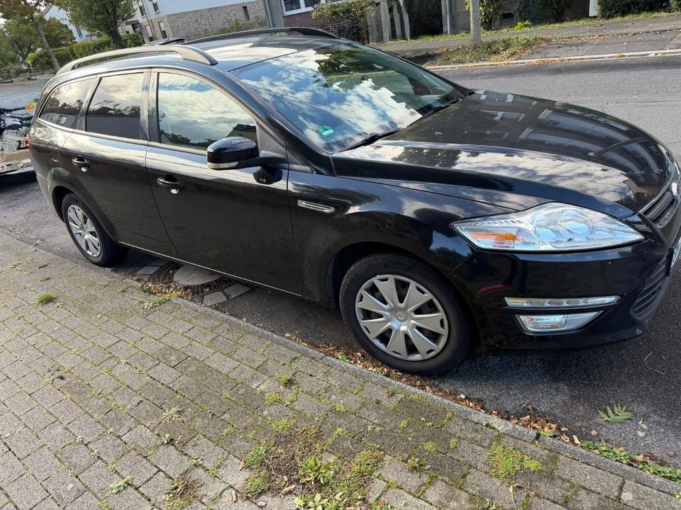 Ford Mondeo 2011 — interior