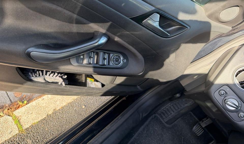 Ford Mondeo 2011 — photo 6