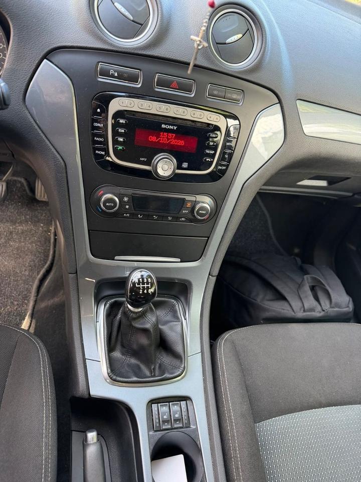 Ford Mondeo 2011 — photo 9