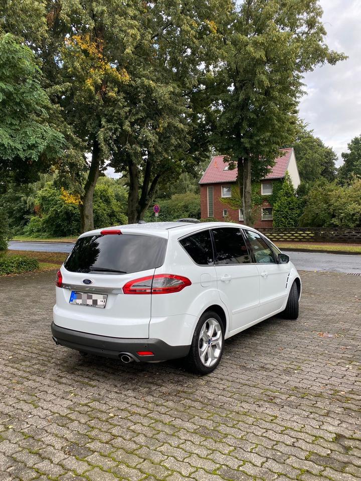 Ford S-Max 2013 — rear view