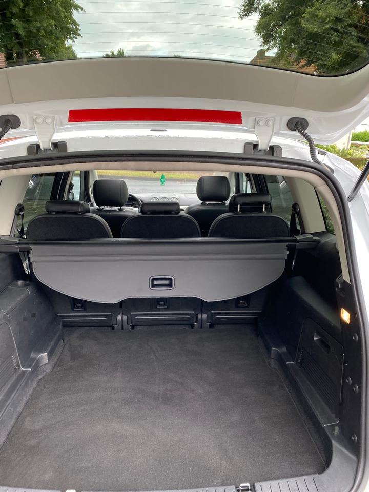 Ford S-Max 2013 — interior