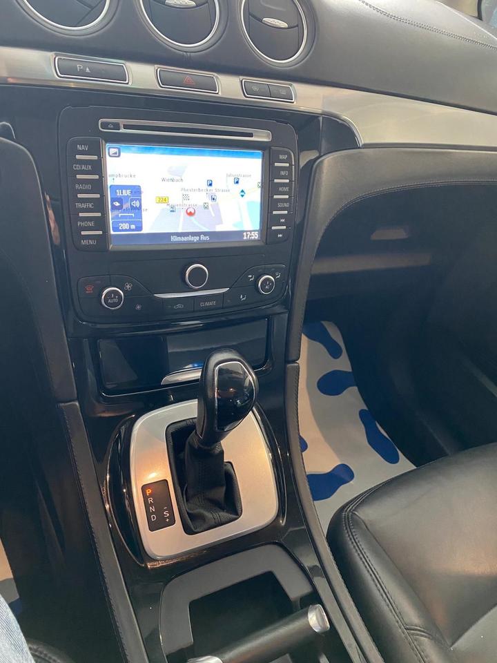 Ford S-Max 2013 — photo 8