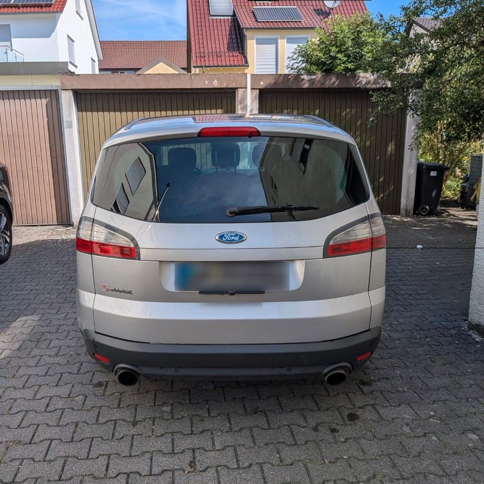 Ford S-Max 2006 — rear view