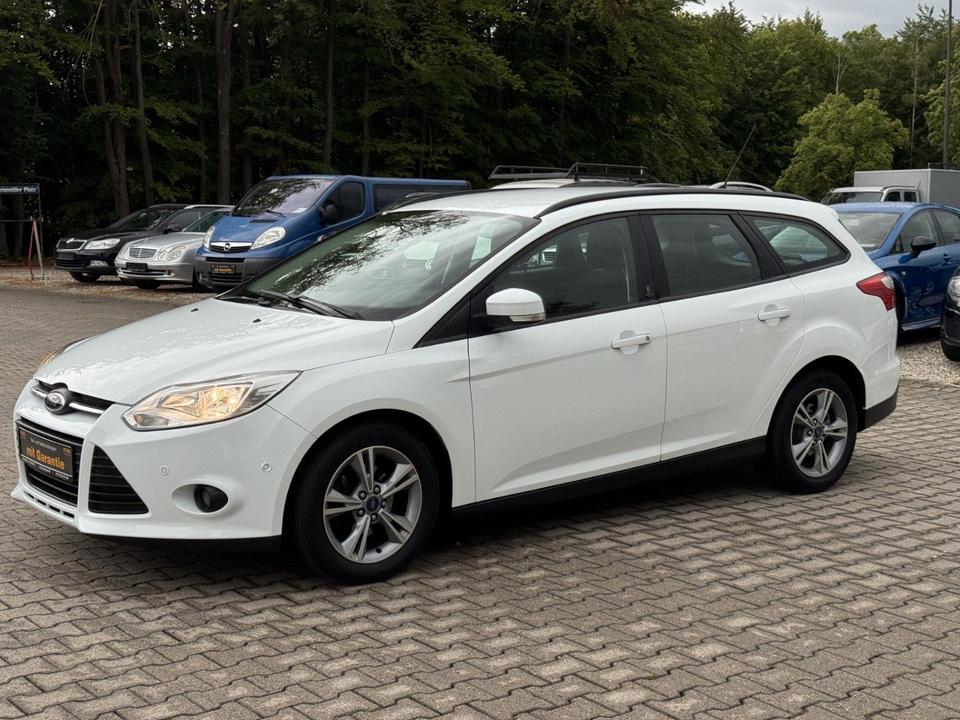 Ford Focus 2013 — interior