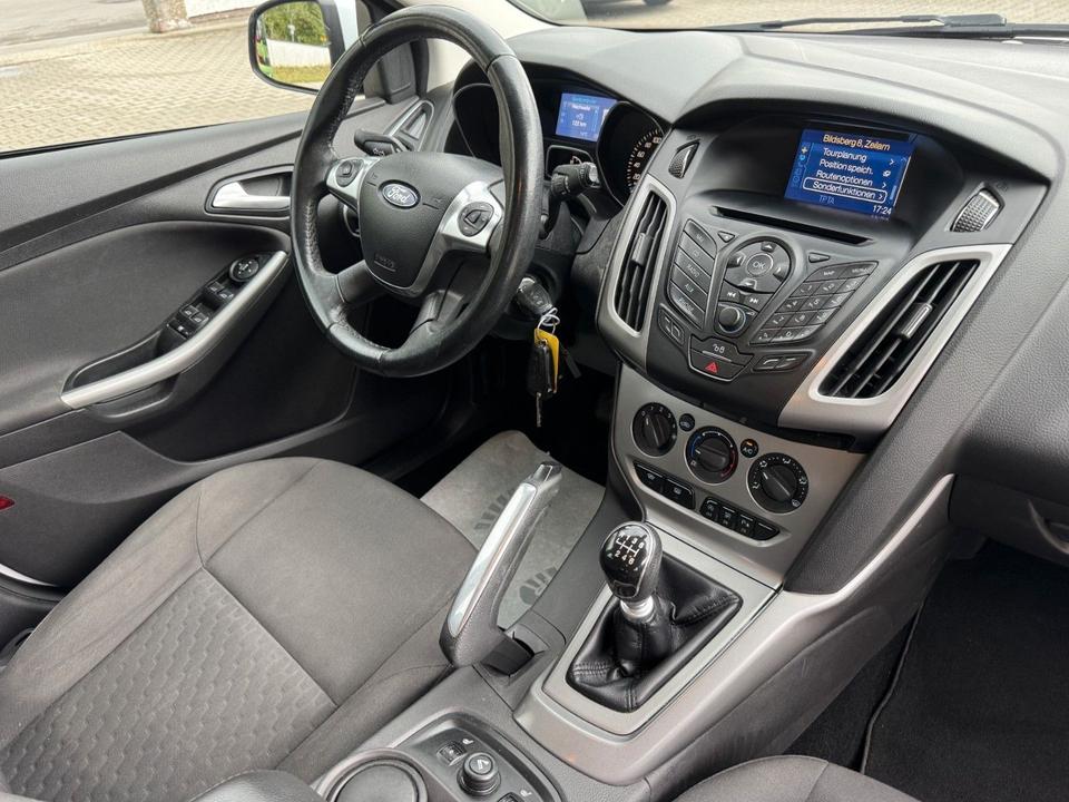 Ford Focus 2013 — photo 7