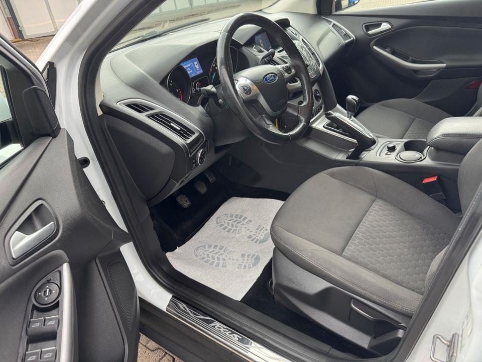 Ford Focus 2013 — photo 8