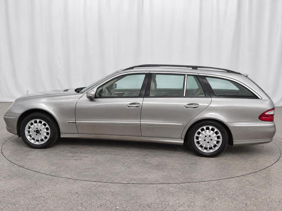 Mercedes Benz E 280 2006 — interior