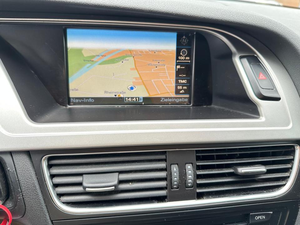 Audi A4 2011 — photo 16