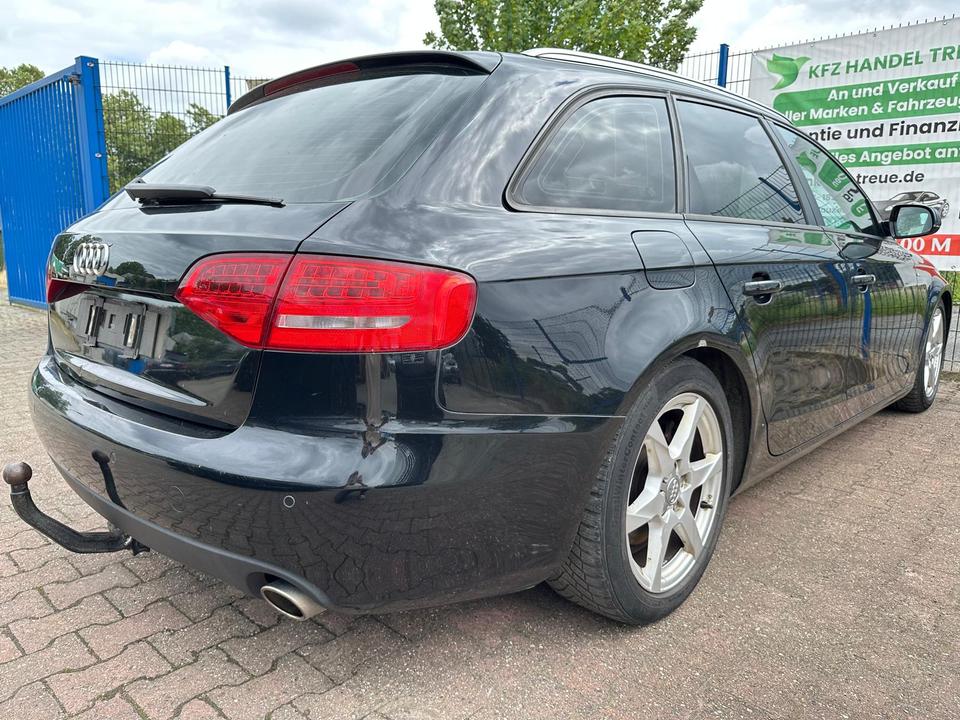 Audi A4 2011 — engine
