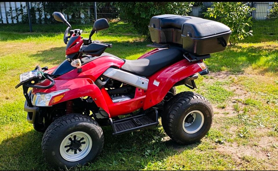  Sym Quad 251 ccm 2005 — interior