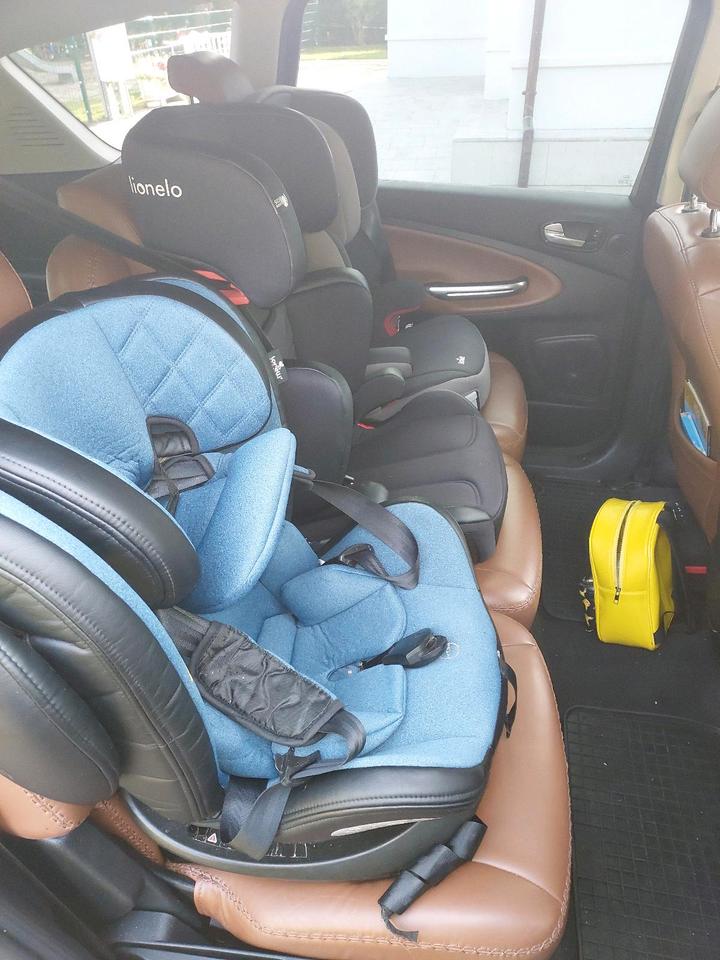 Ford S-Max 2011 — photo 8