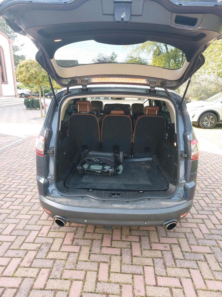 Ford S-Max 2011 — photo 9