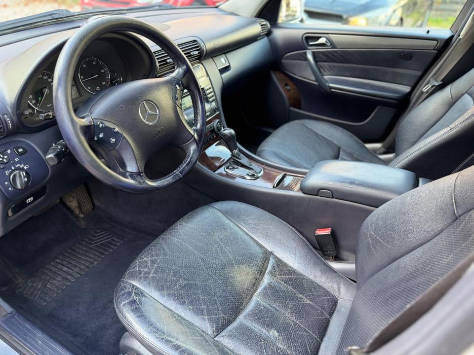 Mercedes Benz C 220 2004 — photo 11