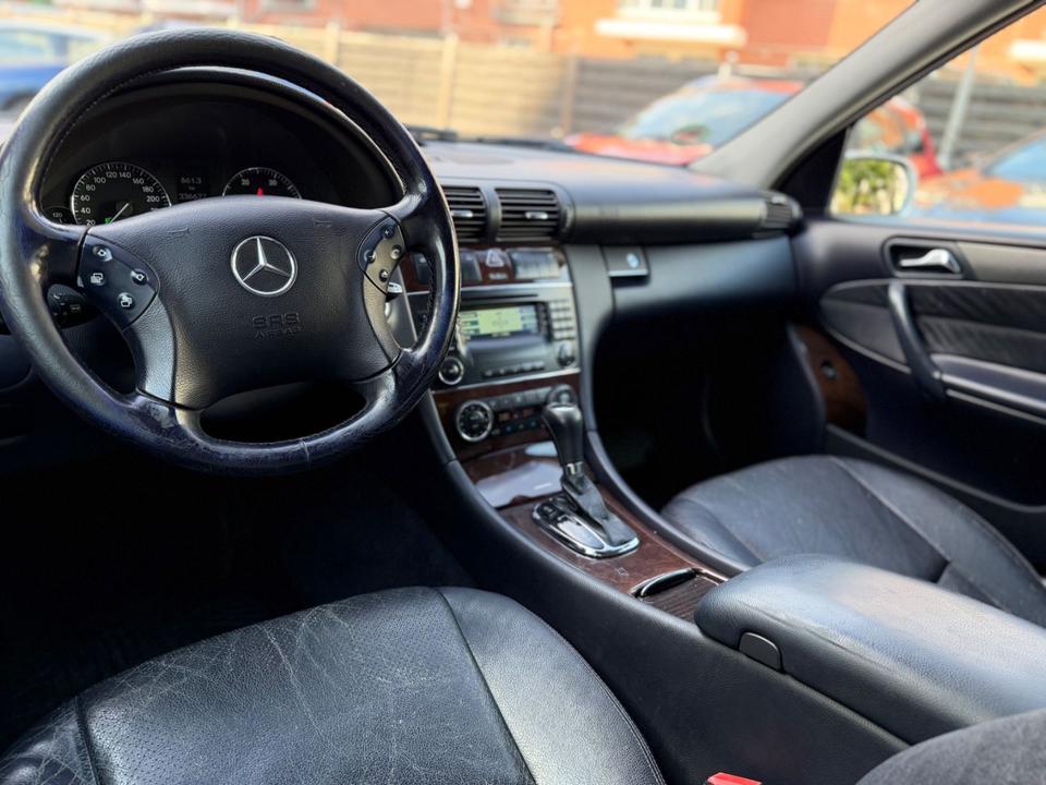 Mercedes Benz C 220 2004 — photo 15