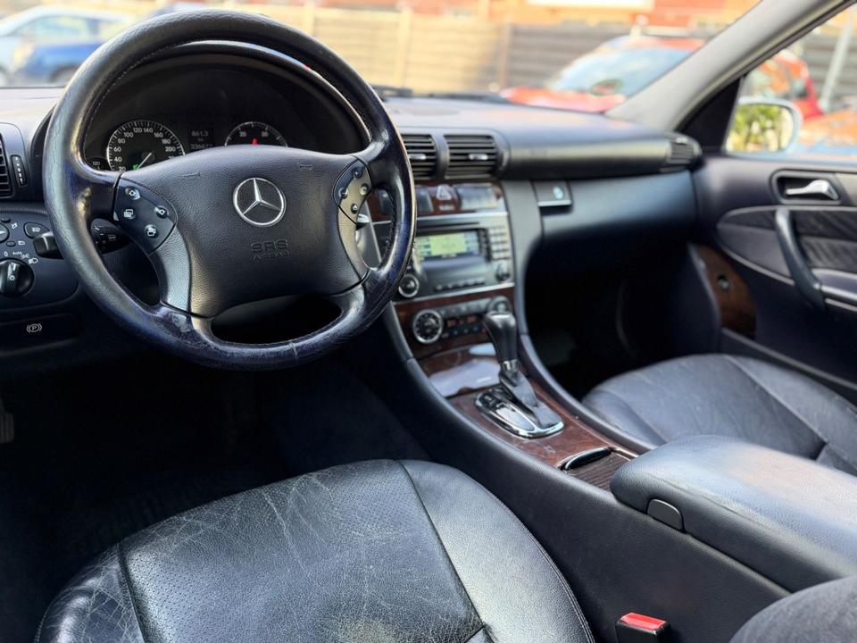 Mercedes Benz C 220 2004 — photo 16