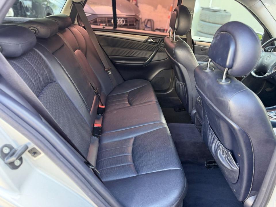 Mercedes Benz C 220 2004 — photo 19