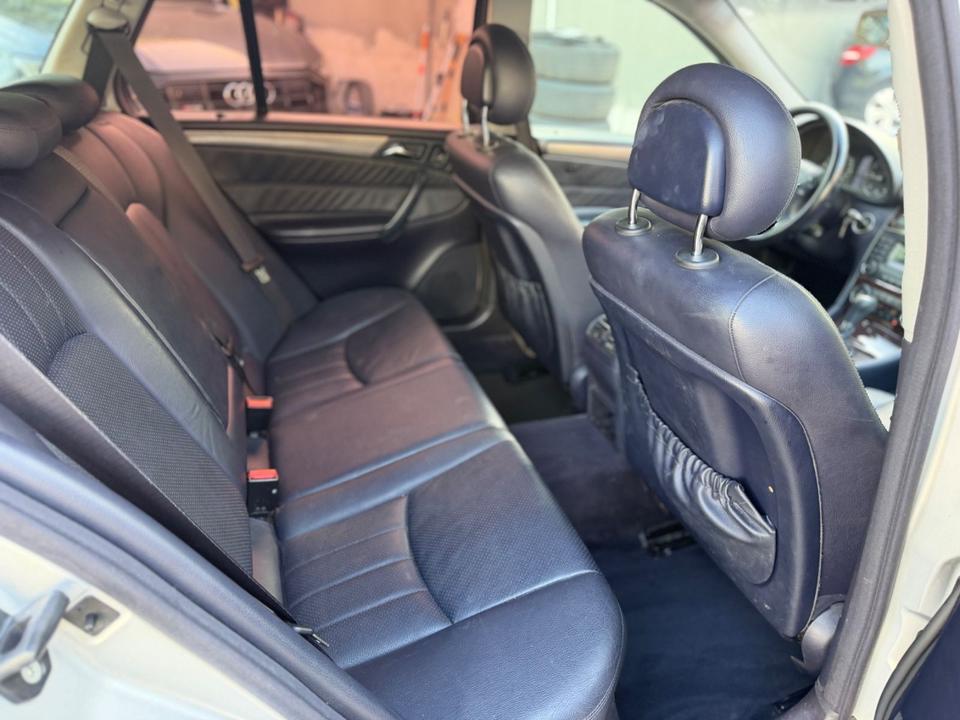 Mercedes Benz C 220 2004 — photo 20