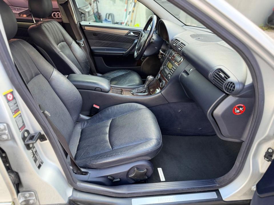 Mercedes Benz C 220 2004 — photo 21