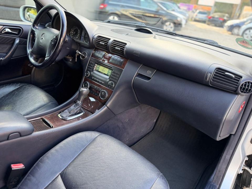 Mercedes Benz C 220 2004 — photo 22