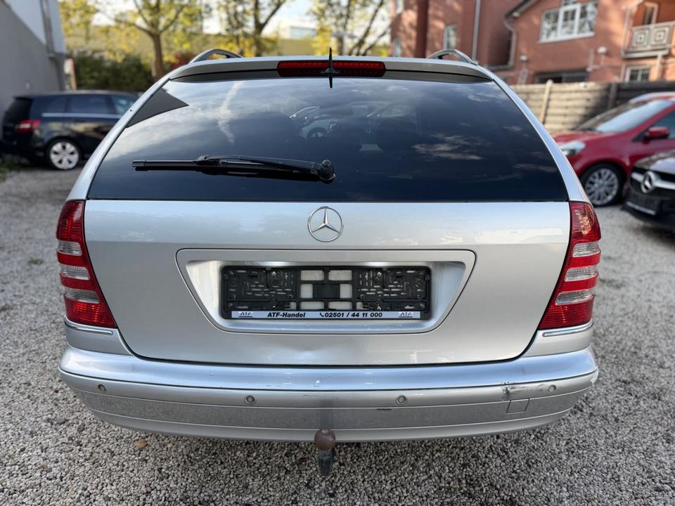 Mercedes Benz C 220 2004 — photo 7