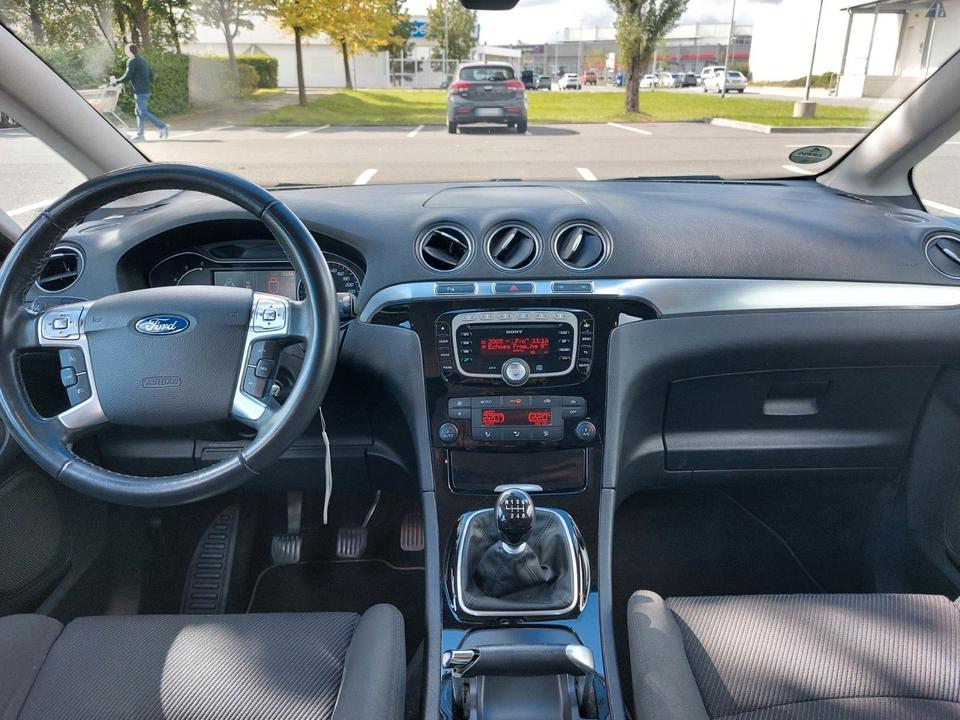 Ford S-Max 2013 — photo 13
