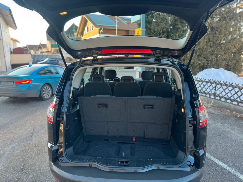 Ford S-Max 2013 — photo 10