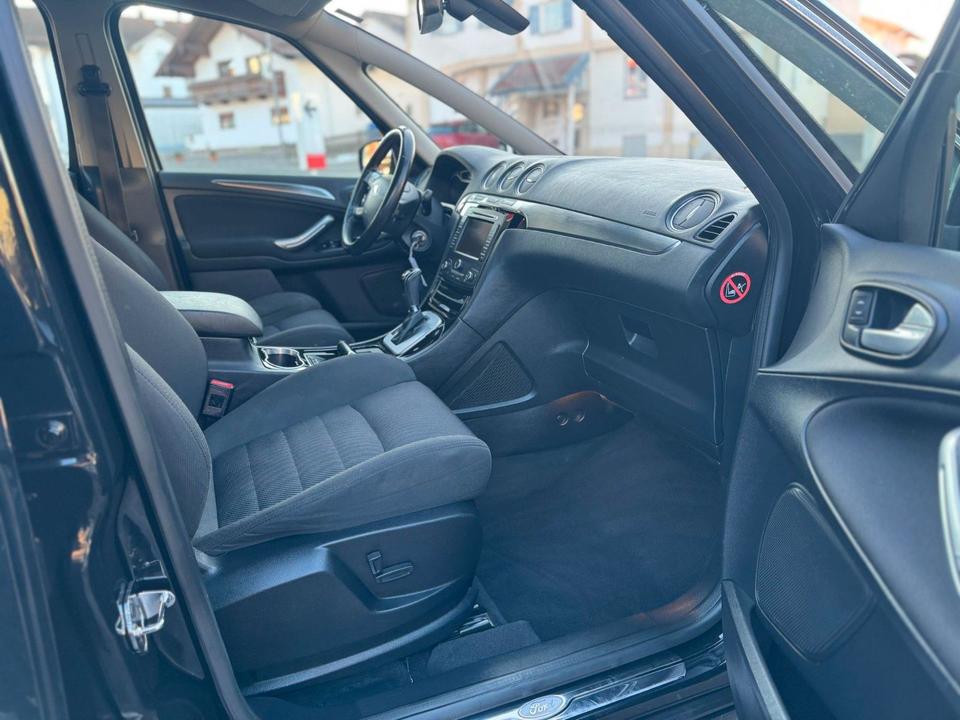 Ford S-Max 2013 — photo 14