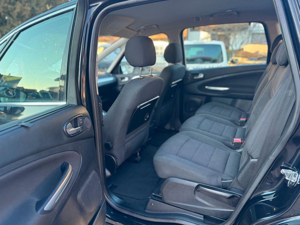 Ford S-Max 2013 — photo 15
