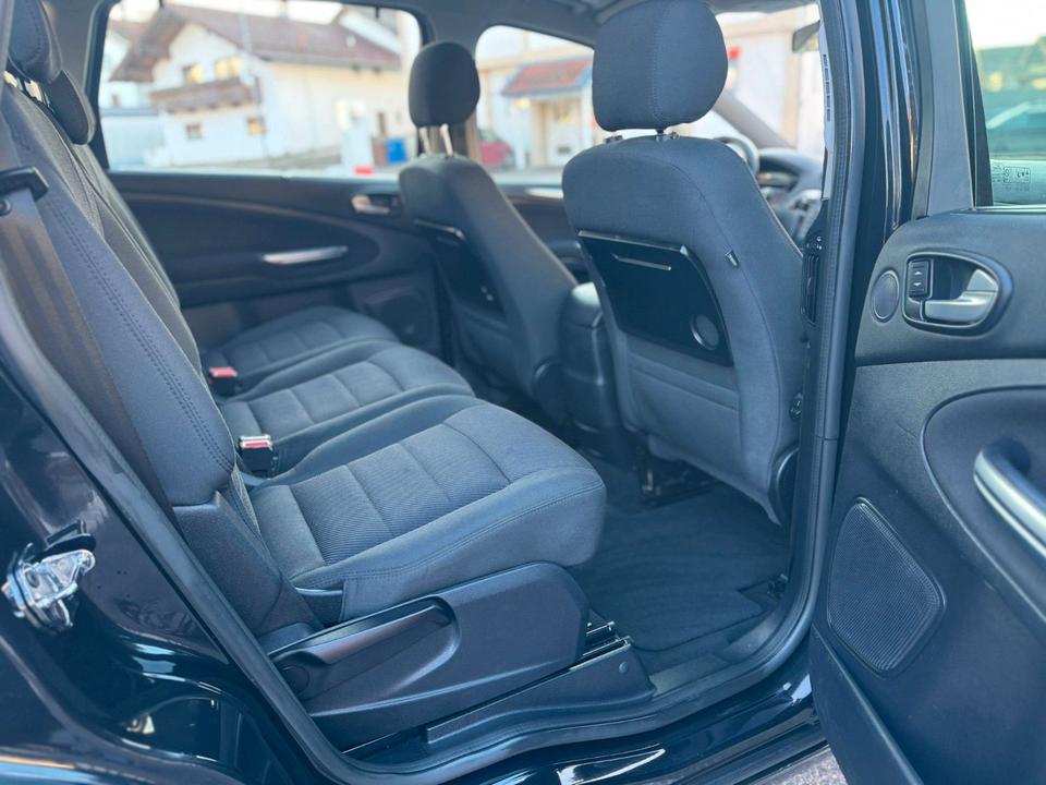 Ford S-Max 2013 — photo 16